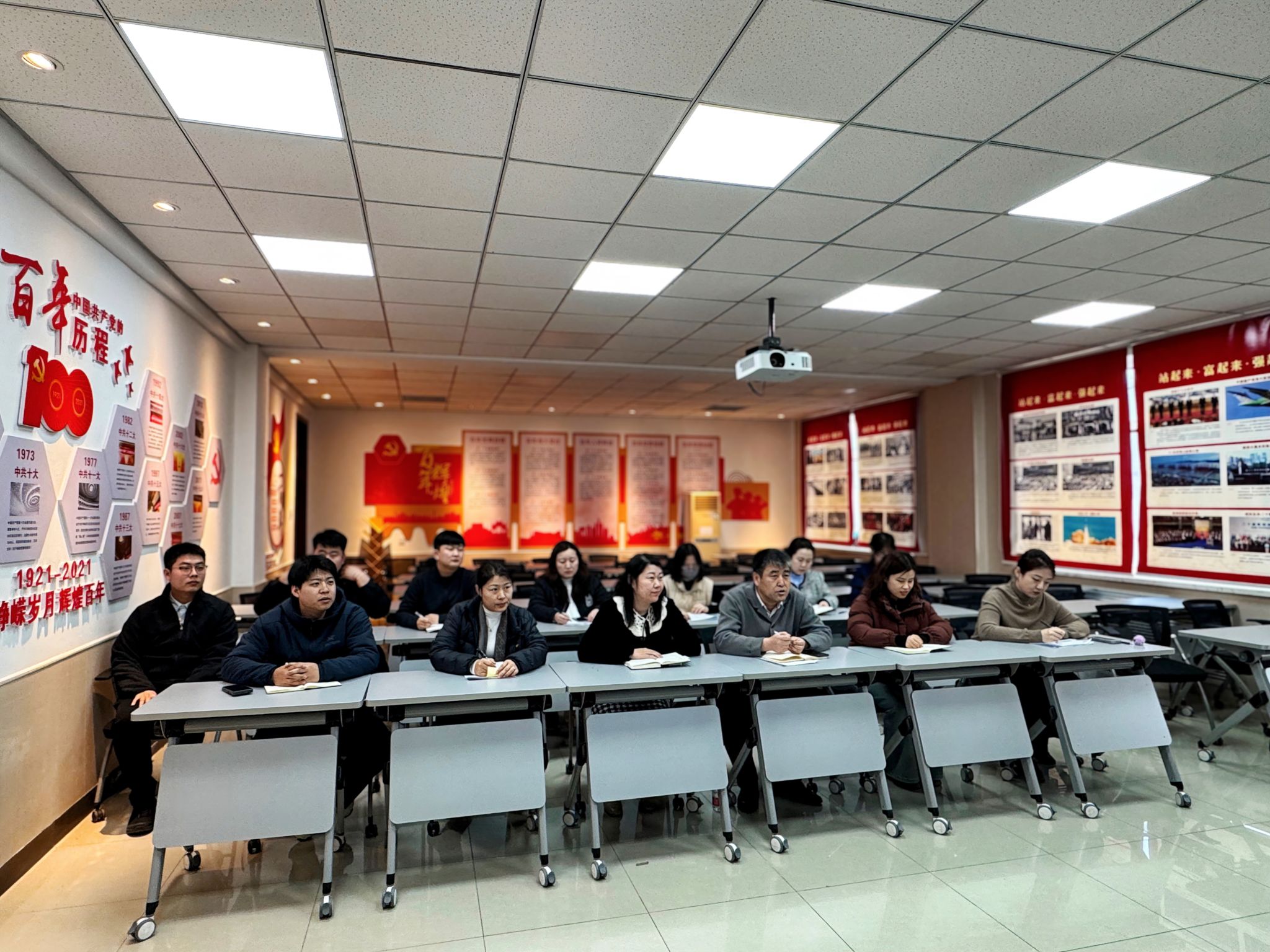威廉希尔williamhill中文召开2024-2025（2）学期综合测评工作部署会